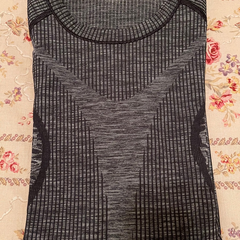 Lululemon Tech Pullover - image 4